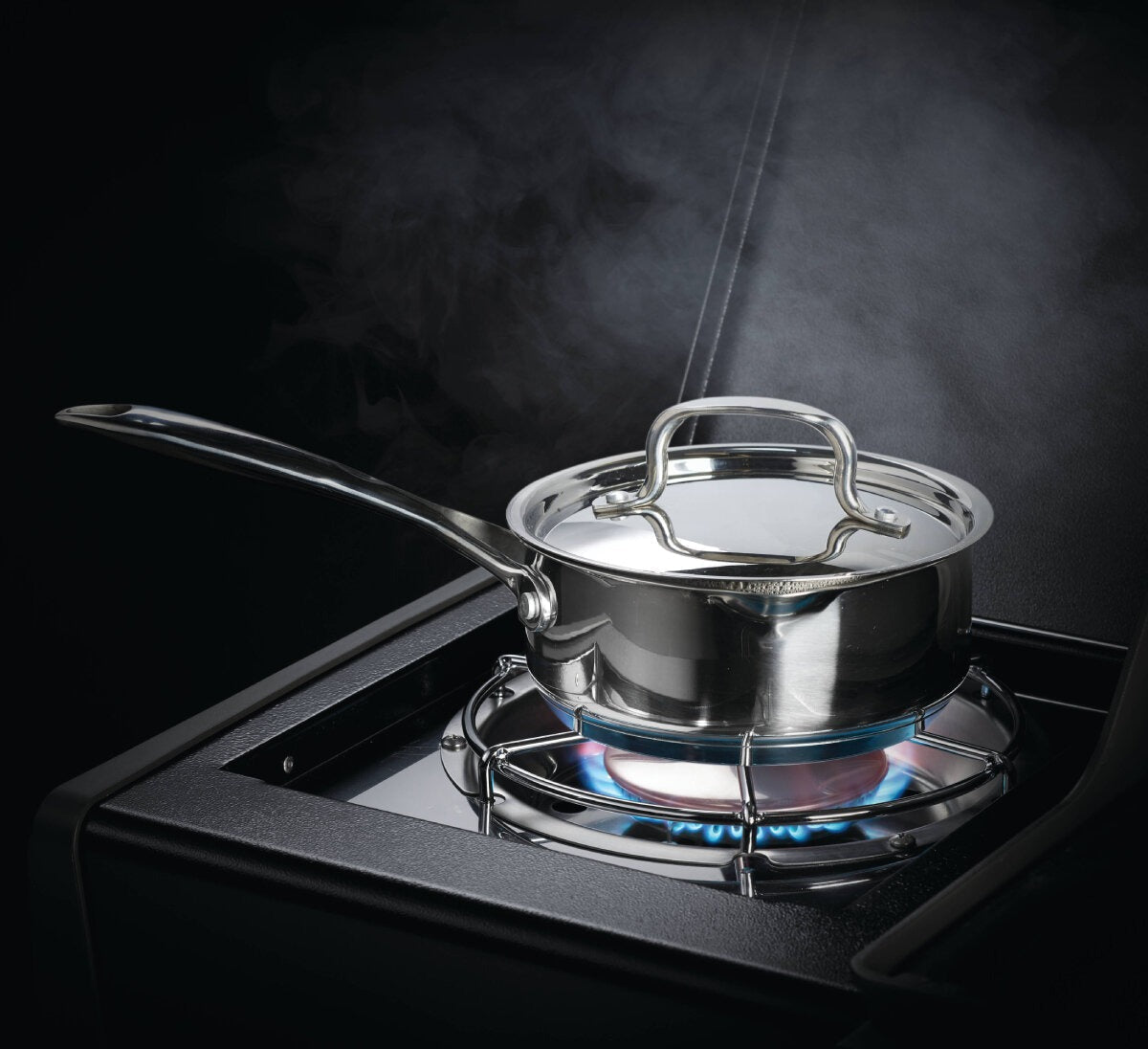 Napoleon Rogue XT 625 SB Black LPG BBQ RXT625SBPK-1-AU