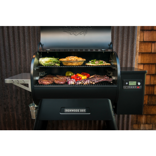Traeger Ironwood 885 Wood Pellet Grill TFB89BLFC